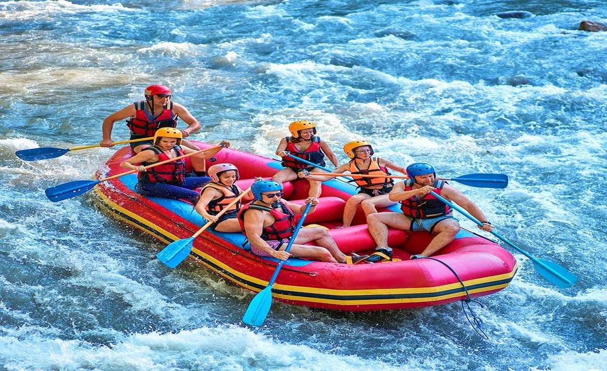 Thrilling Adventures River Rafting in Kullu Manali
